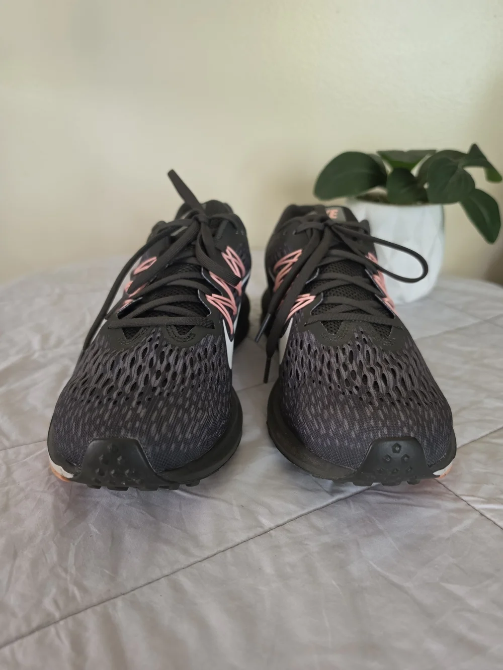 Nike Zoom Winflo 5 Women's Shoes Sneakers Gray And Pink Size 10
